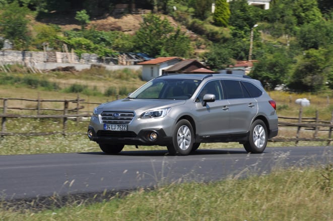 Subaru Outback 2.0D Limited www.e-motoring.com