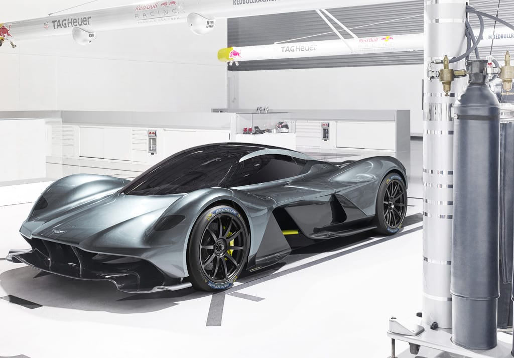 Aston_Martin_Valkyrie_Michelin