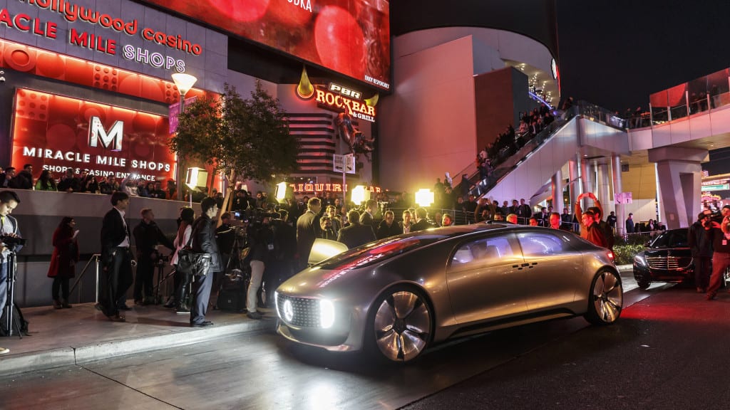 World premiere of the Mercedes-Benz F 015 Luxury in Motion at the CES, Las Vegas 2015 Weltpremiere des Mercedes-Benz F 015 Luxury in Motion auf der CES, Las Vegas 2015