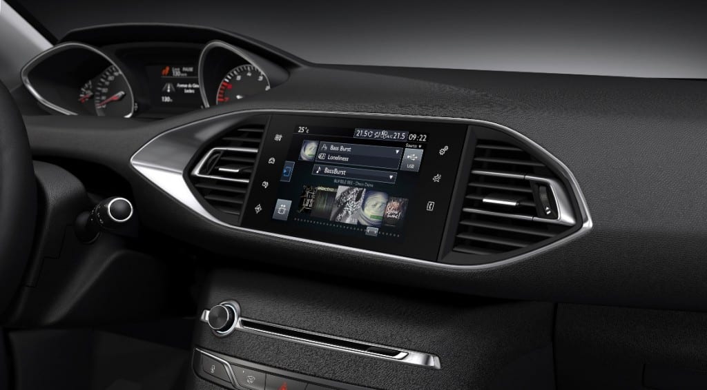 Peugeot 308 www.e-motoring.com