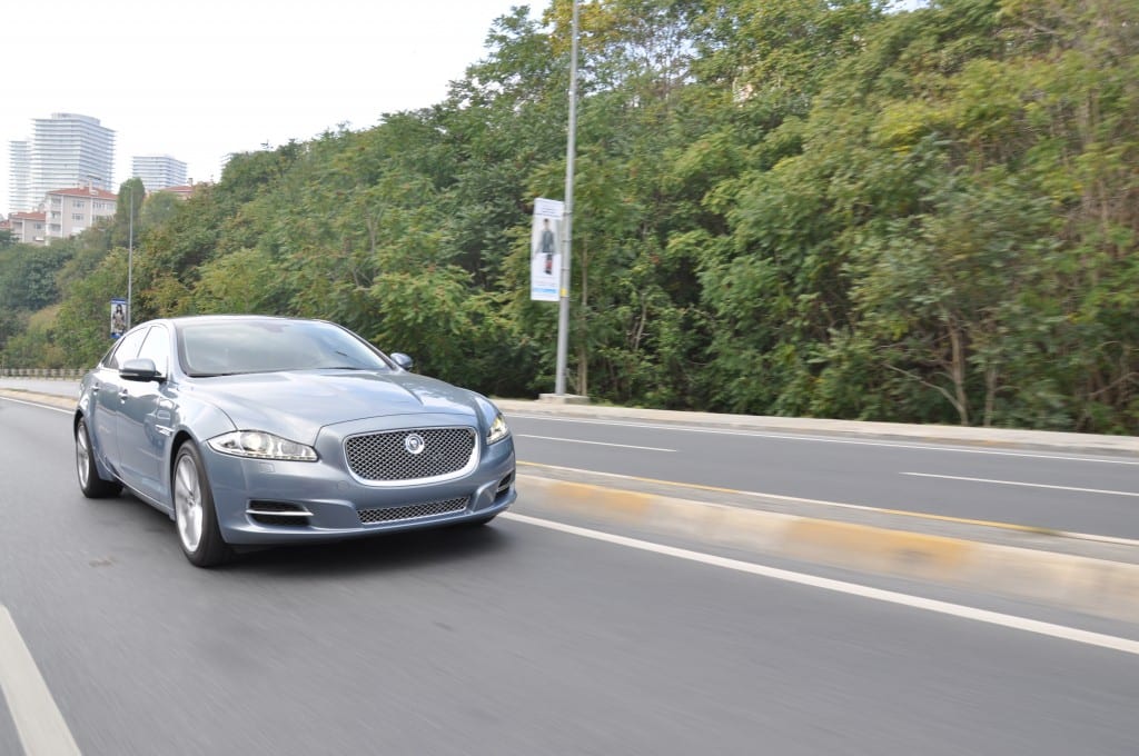 Jaguar XJ 2.0 i4 Portfolio www.e-motoring.com