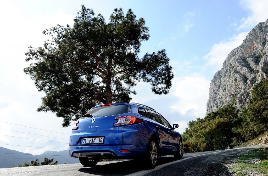 Renault Megane www.e-motoring.com