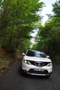 Nissan Qashqai 1.2 DIG-T Tekna  www.e-motoring.com