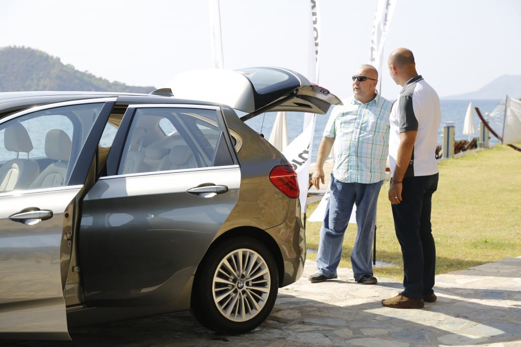 BMW 218i Active Tourer www.e-motoring.com
