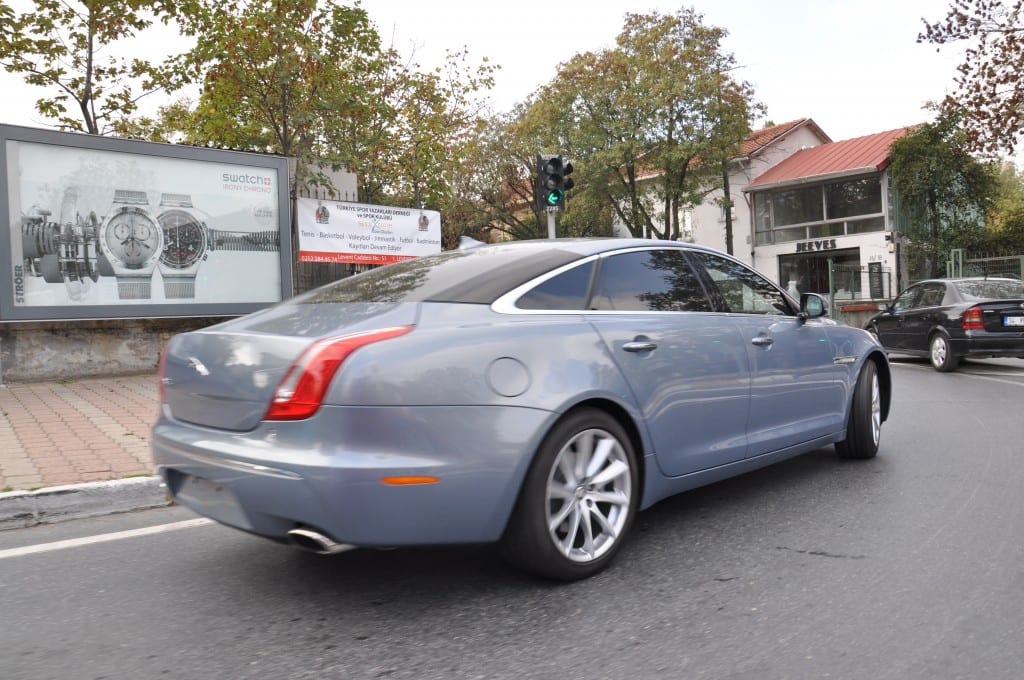 Jaguar XJ 2.0 i4 Portfolio www.e-motoring.com