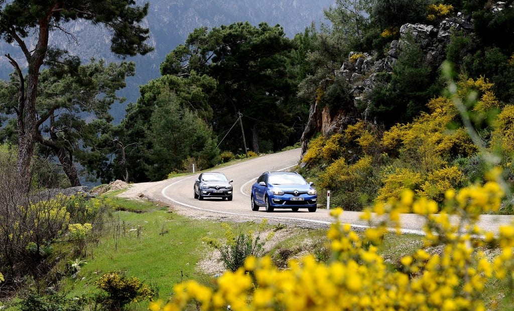Renault Megane www.e-motoring.com