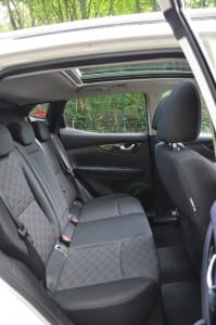 Nissan Qashqai 1.2 DIG-T Tekna  www.e-motoring.com