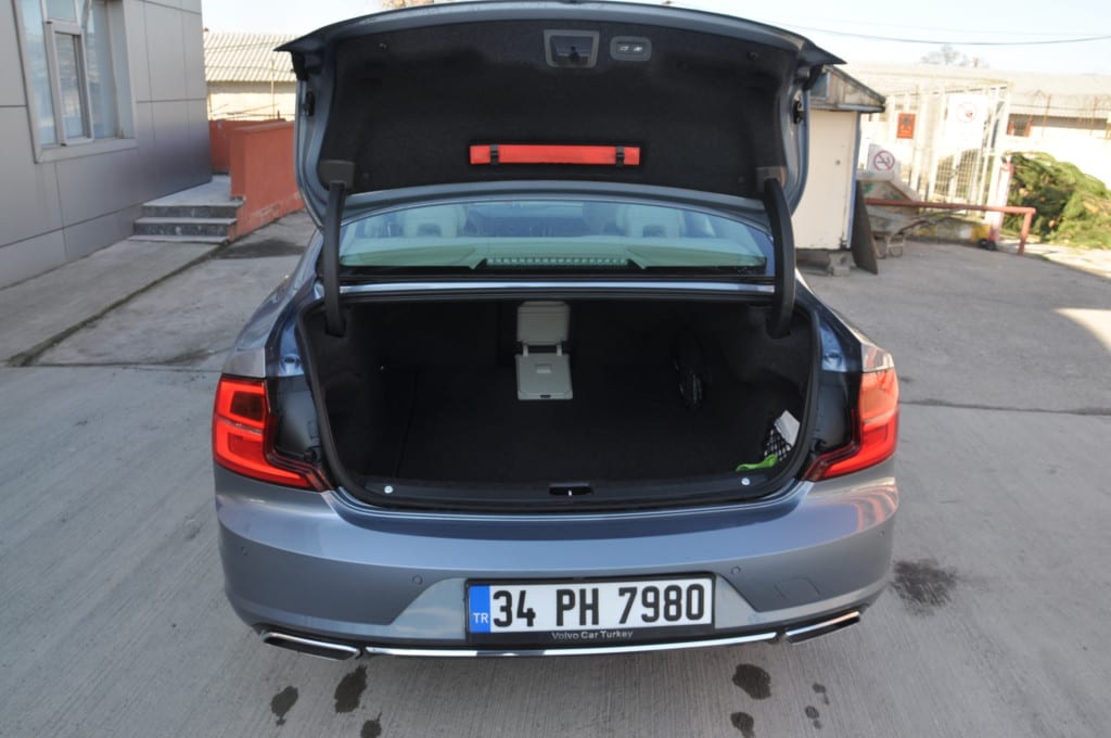 Volvo S90 D5