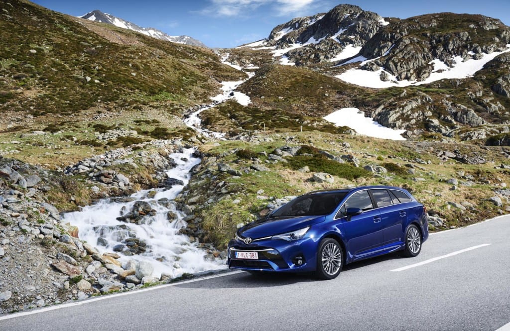 Toyota Avensis www.e-motoring.com
