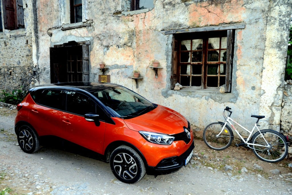 Renault Captur www.e-motoring.com