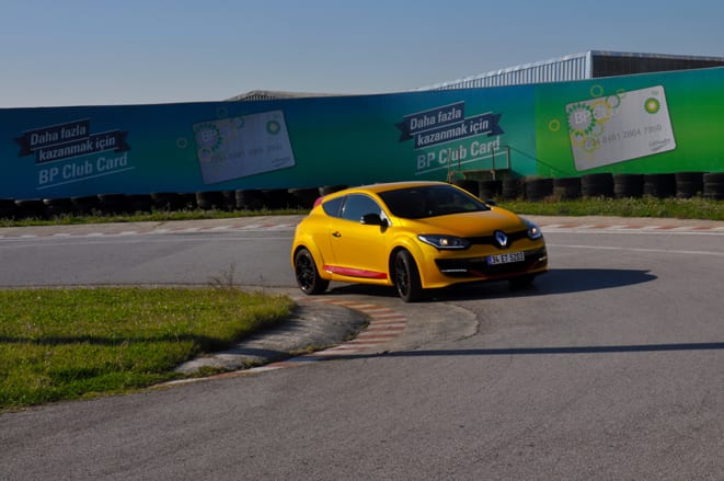 Renault Megane RS www.e-motoring.com
