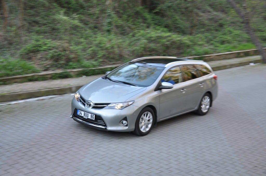 Toyota Auris Touring Sports 1.6 Multidrive S www.e-motoring.com