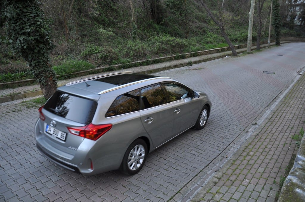 Toyota Auris Touring Sports 1.6 Multidrive S www.e-motoring.com