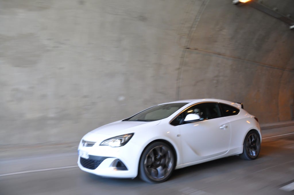 Opel Astra OPC www.e-motoring.com