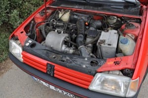 Peugeot 205 www.e-motoring.com