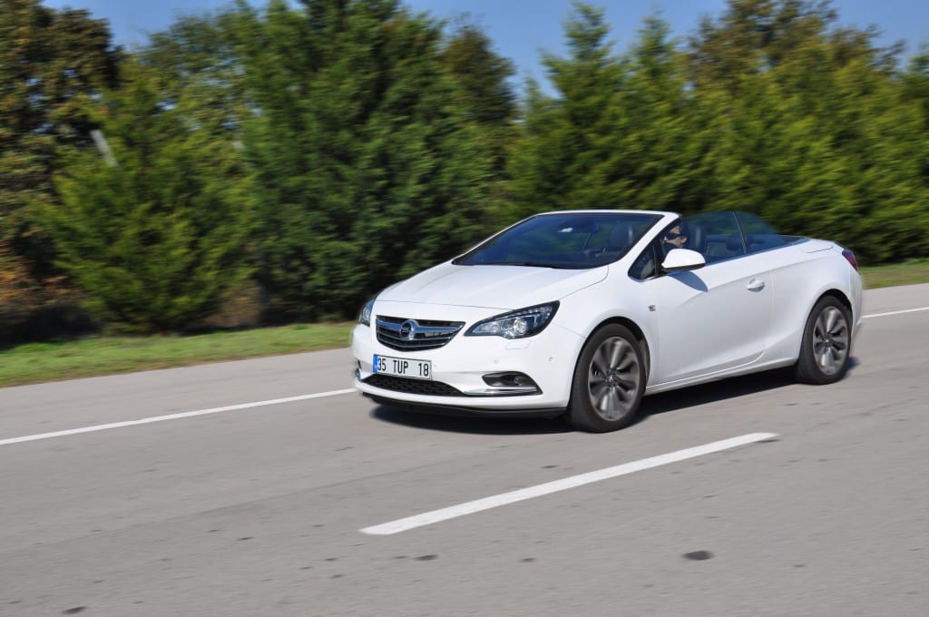 Opel Cascada 1.6 SIDI Turbo ECOTEC www.e-motoring.com