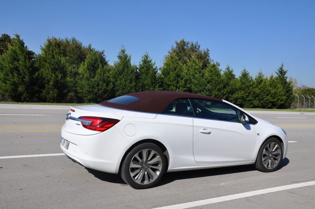 Opel Cascada 1.6 SIDI Turbo ECOTEC www.e-motoring.com