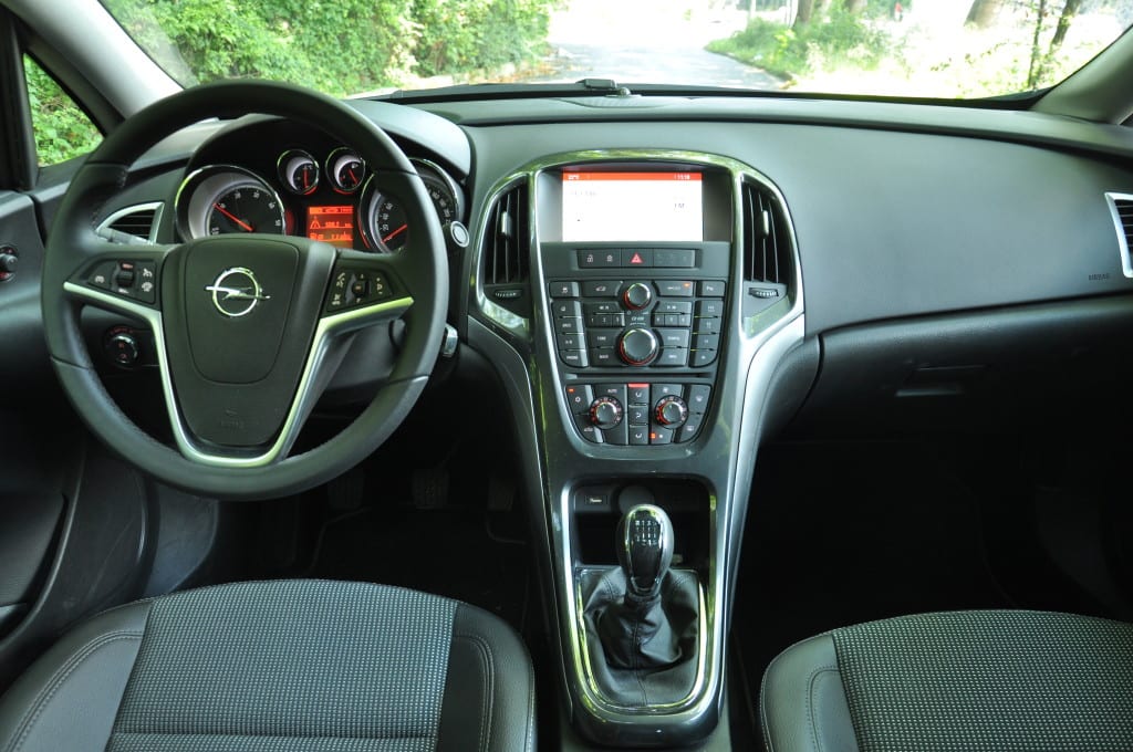 Opel Astra 1.6 CDTi www.e-motoring.com