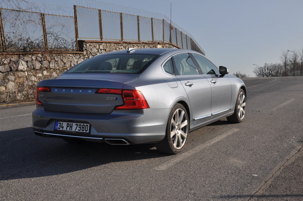 Volvo S90 D5