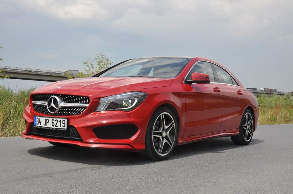 Mercedes-Benz CLA 200 AMG www.e-motoring.com