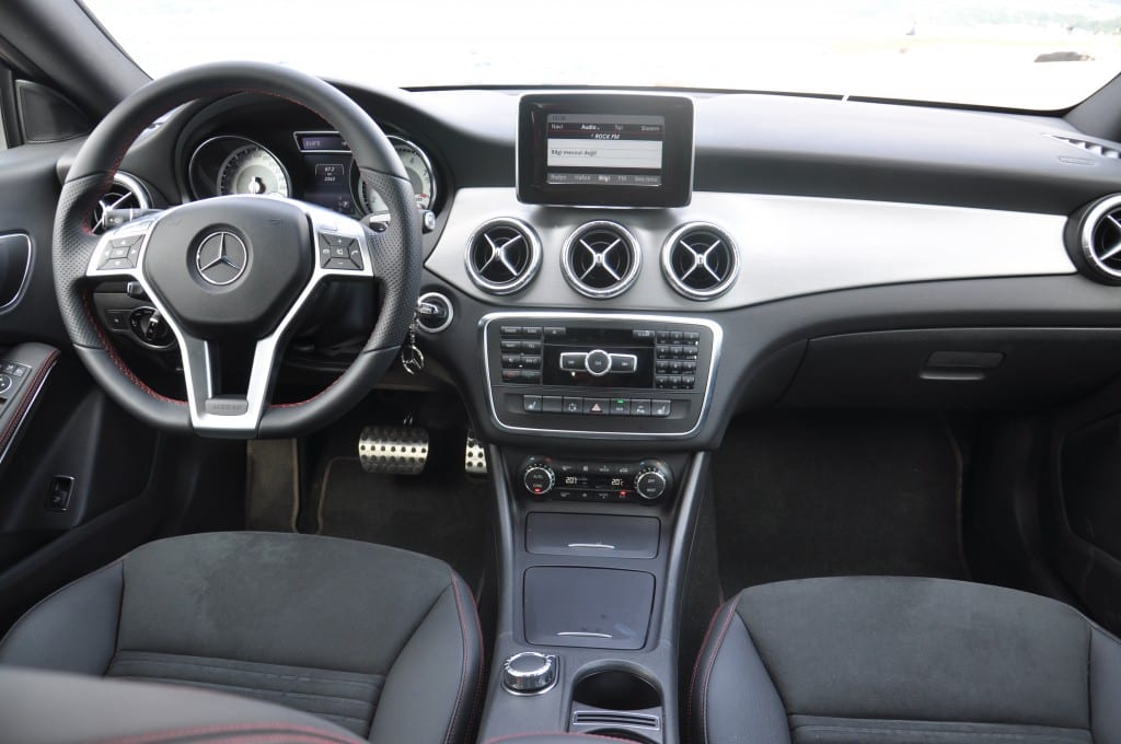 Mercedes-Benz CLA 200 AMG www.e-motoring.com