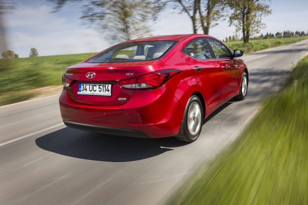 Hyundai Elantra www.e-motoring.com