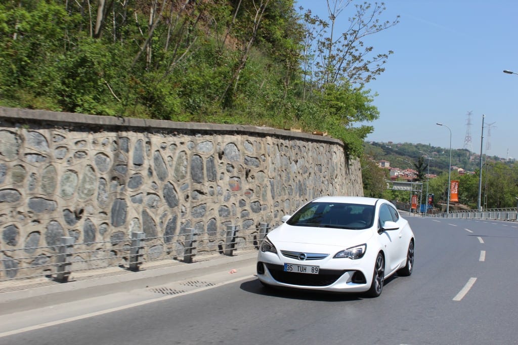 Opel Astra OPC www.e-motoring.com