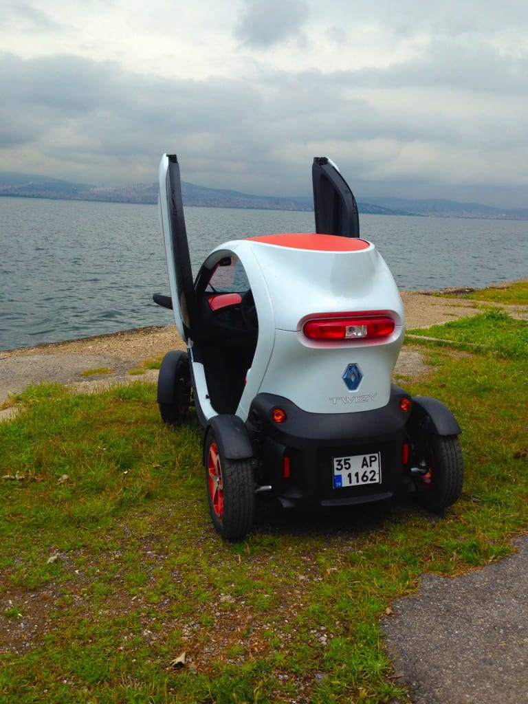 Renault Twizy www.e-motoring.com