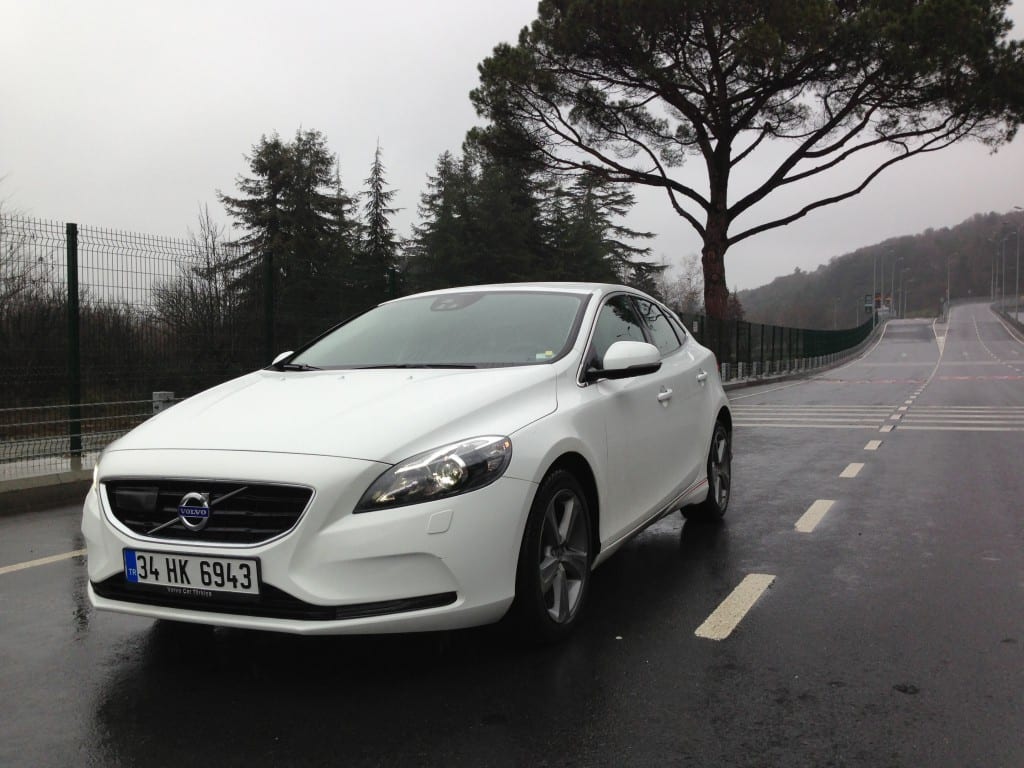 Volvo V40 D2 www.e-motoring.com