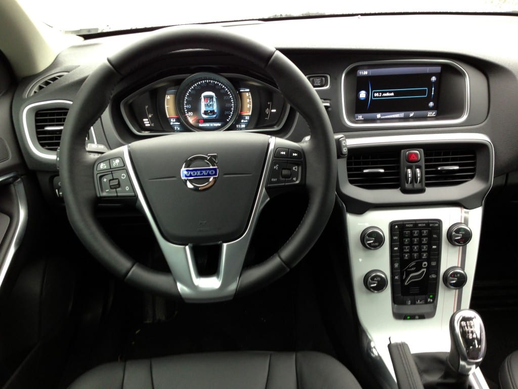 Volvo V40 D2 www.e-motoring.com