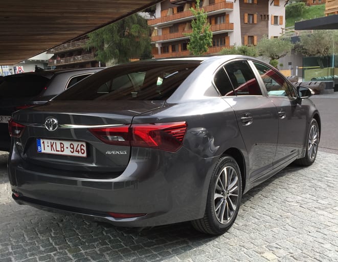 Toyota Avensis www.e-motoring.com