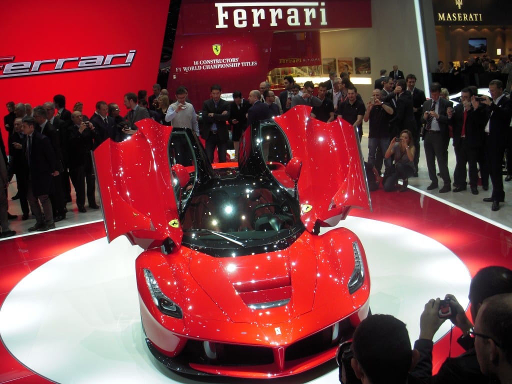 LaFerrari www.e-motoring.com