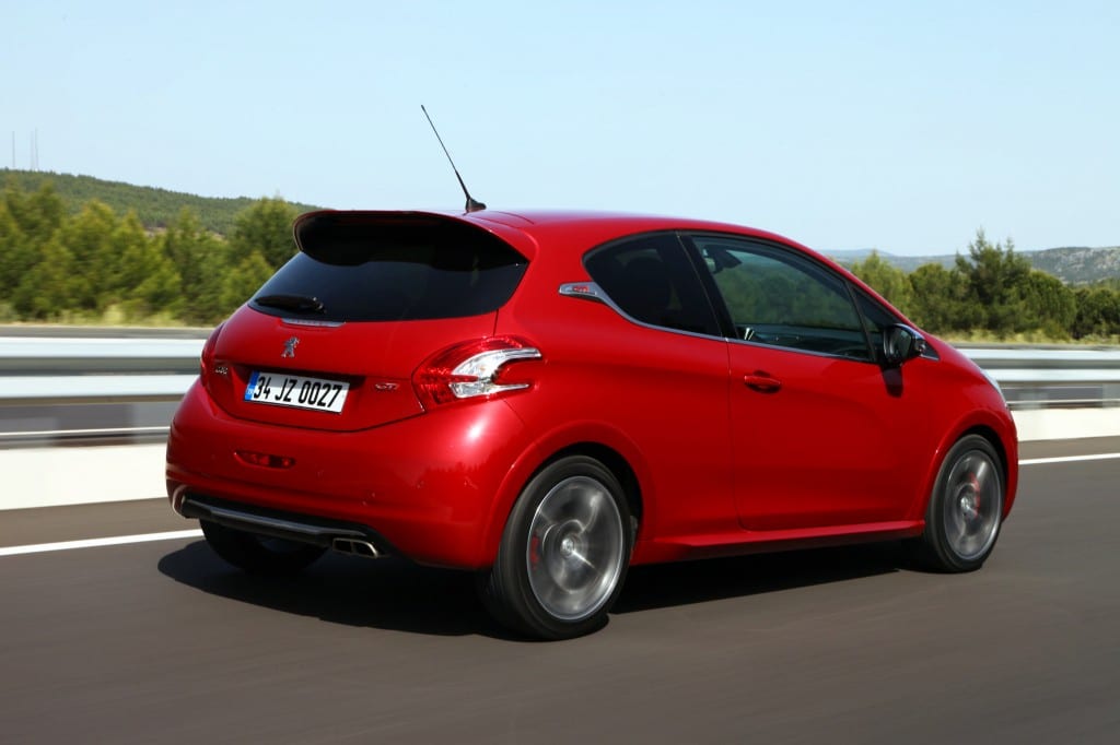 PEUGEOT 208 GTi www.e-motoring.com