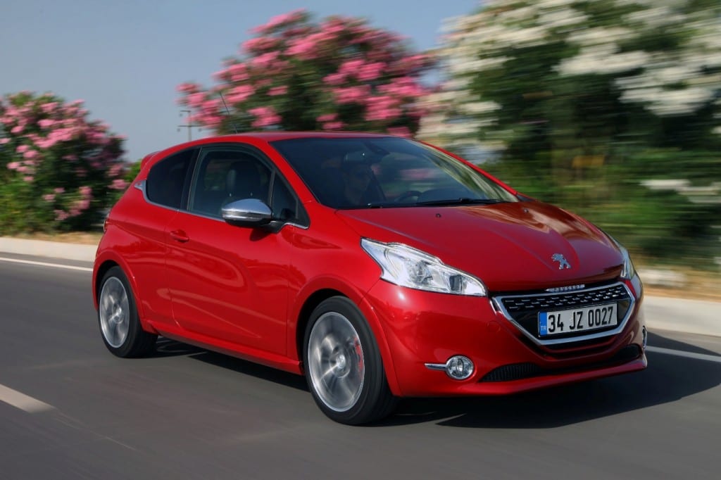 PEUGEOT 208 GTi www.e-motoring.com