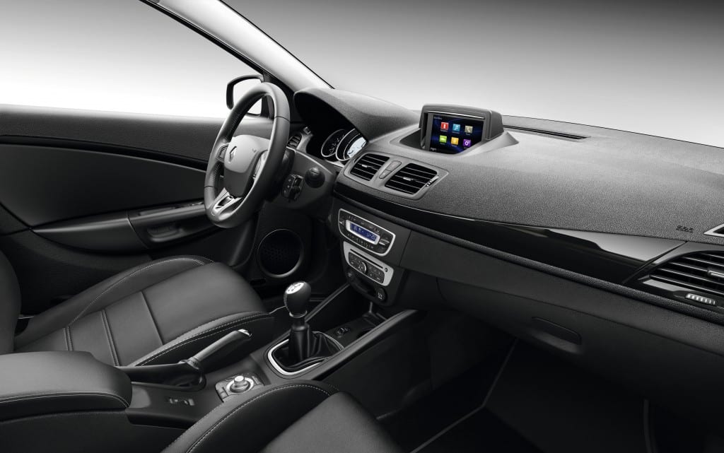 Renault www.e-motoring.com-1