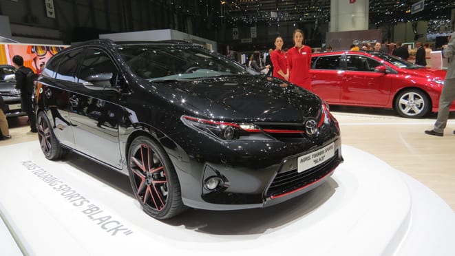 Toyota Auris Touring Sports Black www.e-motoring.com