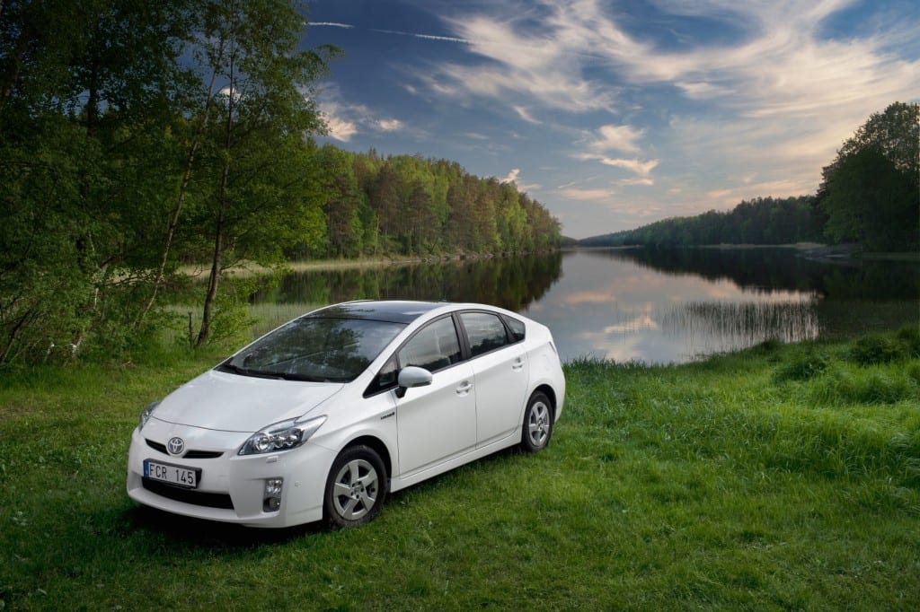 Toyota Prius www.e-motoring.com