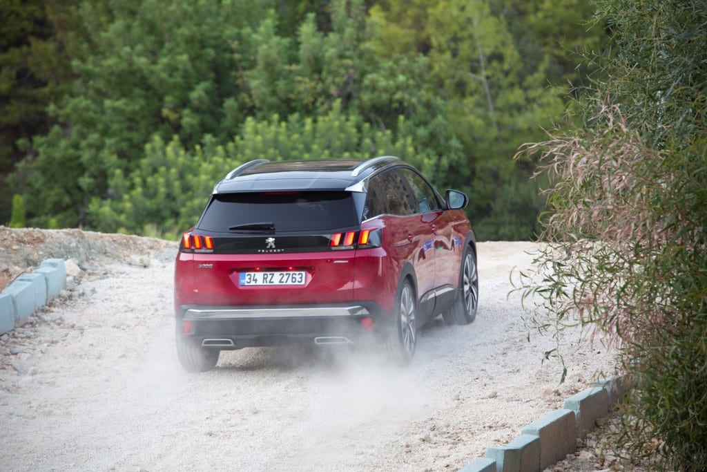 yeni-suv-peugeot-3008_04