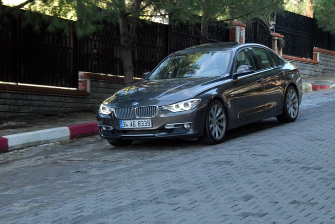 BMW 328i www.e-motoring.com
