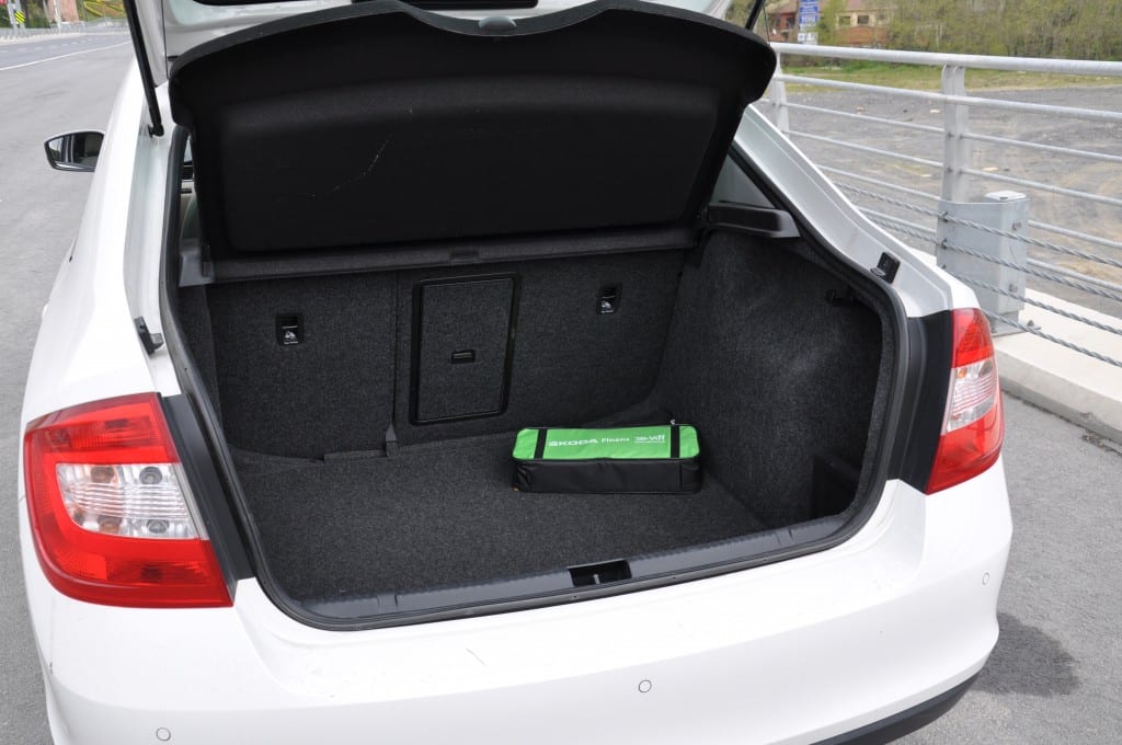 Skoda Rapid 1.6 TDI www.e-motoring.com