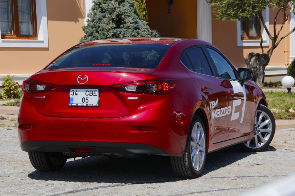 mazda3 www.e-motoring.com