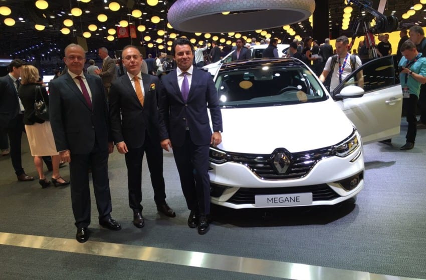  Renault’dan Paris’te iki dünya prömiyeri