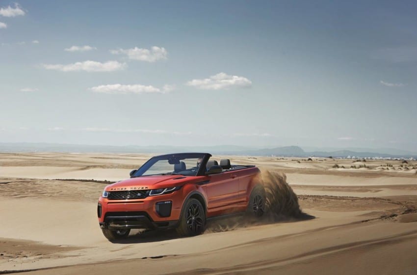  Üstsüz Evoque yola çıkıyor