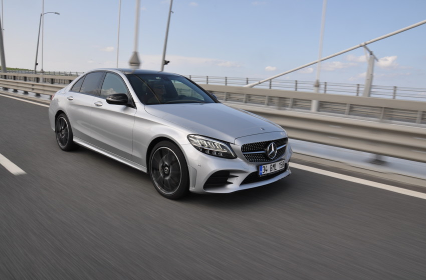  Mercedes-Benz C200 4MATIC AMG
