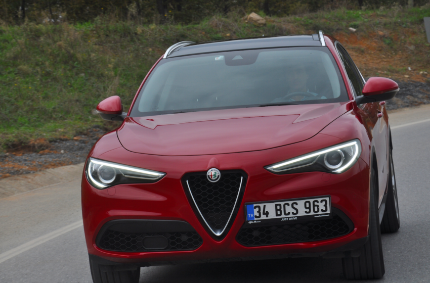  Alfa Romeo Stelvio Q4 2.0 Turbo
