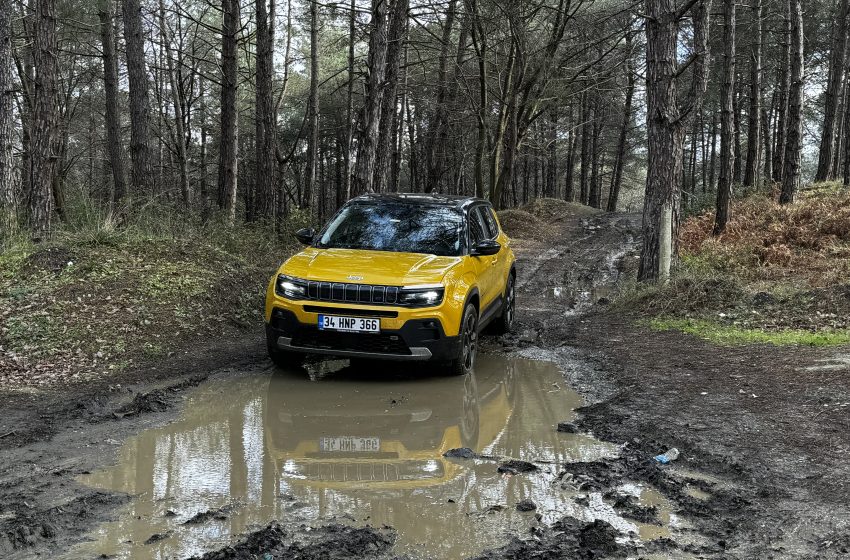  Jeep Avenger Summit