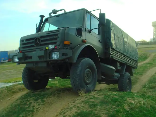  Mercedes, Unimog efsanesinin seri üretime geçişinin 75. yılını kutluyor