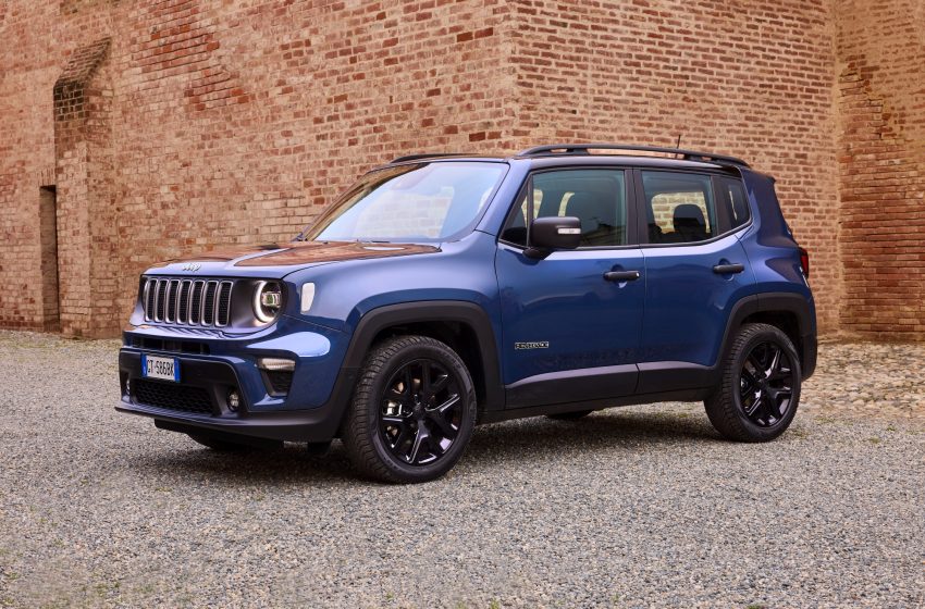 Jeep® Renegade e-Hybrid, teknoloji ve donanımı yenilenerek satışa sunuldu