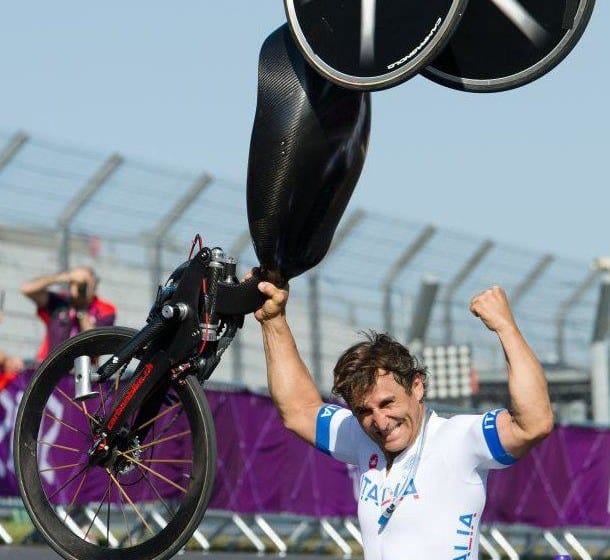  Alex Zanardi efsanesi sürüyor