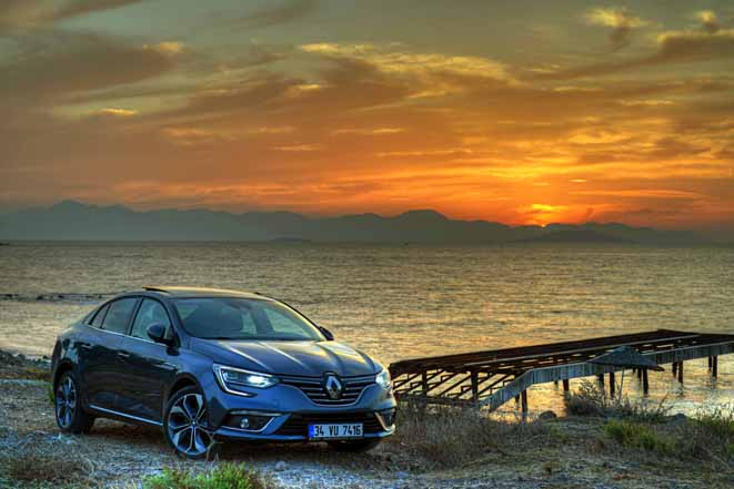  Efsane geri döndü: Yeni Megane Sedan piyasaya çıkıyor